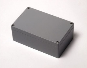 Rozvaděčová Al skříň 58x64x34 mm, stříbrnošedá RAL7001, IP66 dle DIN40050/EN 60529