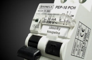 Magnetyczne zabezpieczenia prądowe, zdolność wyłączania 15 kA, liczba biegunów 2, prąd od 0 do 100 A / 100 mA Magnetyczne zabezpieczenia prądowe, zdolność wyłączania 15 kA, liczba biegunów 2, prąd od 0 do 100 A / 100 mA
