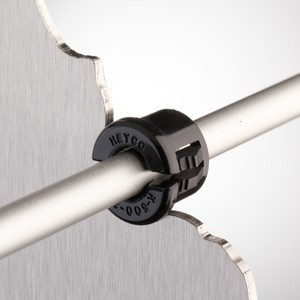 Przelotka z lekkim naciągiem do otworu 9,5 mm, maks. średnica przewodu 3,2 mm, 1000 sztuk w opakowaniu Przelotka z lekkim naciągiem do otworu 9,5 mm, maks. średnica przewodu 3,2 mm, 1000 sztuk w opakowaniu